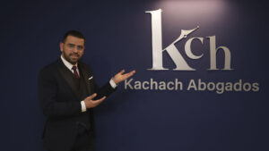 Abogado especializado en contratos mercantiles en Martorell - KC Abogados
